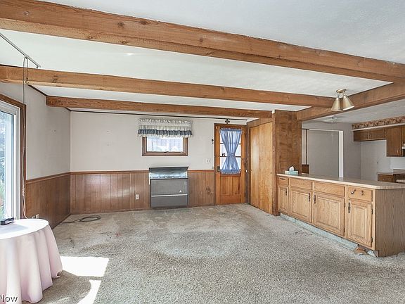 5th image of 8987 Cambridge Dr