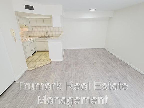 2nd image of 416 W Milford St APT D