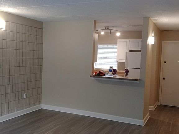 2nd image of 302 N Hubert Ave APT 103