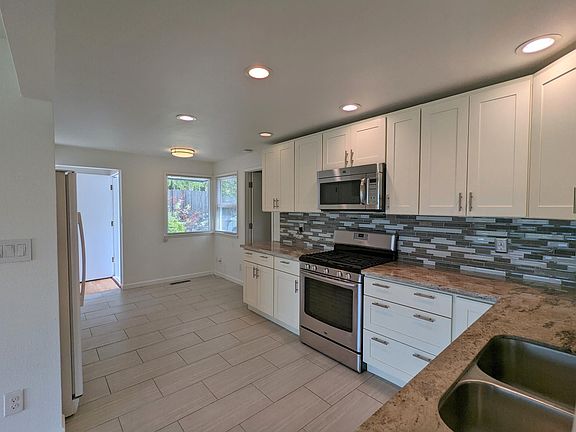 5th image of 1508 Kitsap Dr