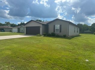 160 Travis St, Hollister, MO 65672
