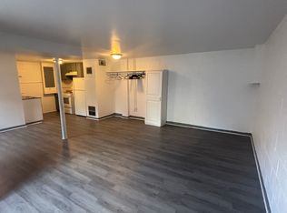 863 Ivanhoe Rd #859-D, Max Meadows, VA 24360