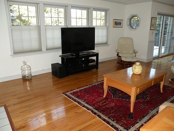 4th image of 2343 Sleepy Hollow Dr