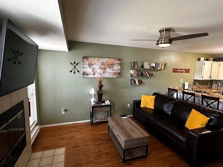 2700 S White Mountain Rd #201 — Photo 6