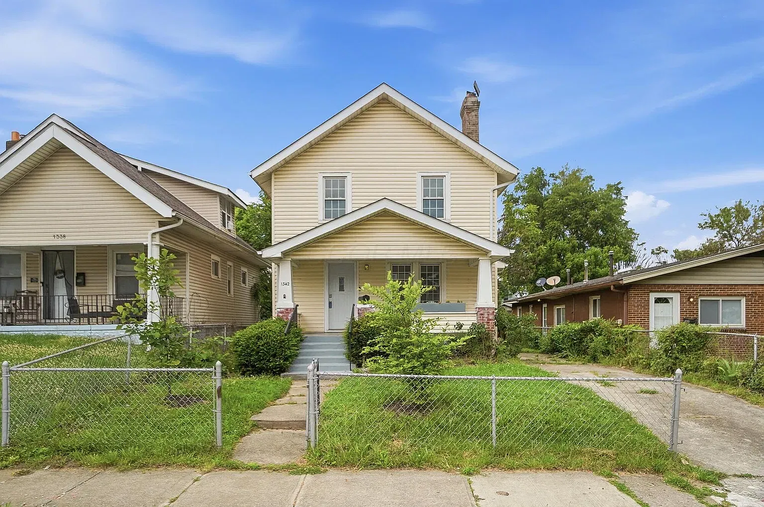 3 bed, 1280 sqft, $1,800 — Photo 1