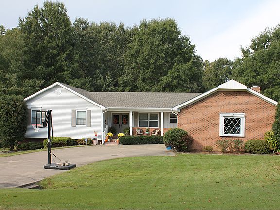 3rd image of 103 Kyabram Dr