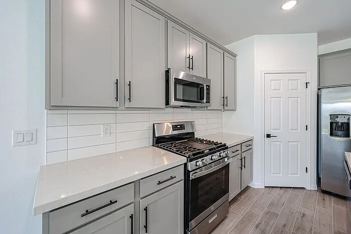 5633 W McNeil St — Photo 19