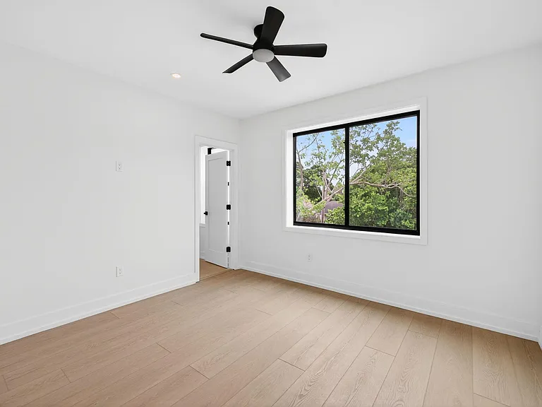 507 SW 11th St — Photo 44