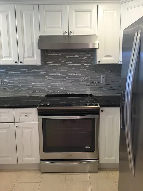 3 bed, 2.5 bath, 1394 sqft, $3,800 — Photo 4