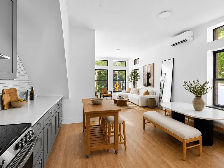 122 Willoughby Ave #2 — Photo 2