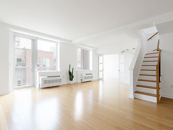 5th image of 505 W 47th St Unit Penthouse 5s