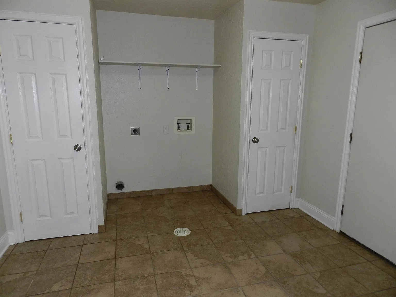 6415 Northwest Cherry Avenue - 1 — Photo 3