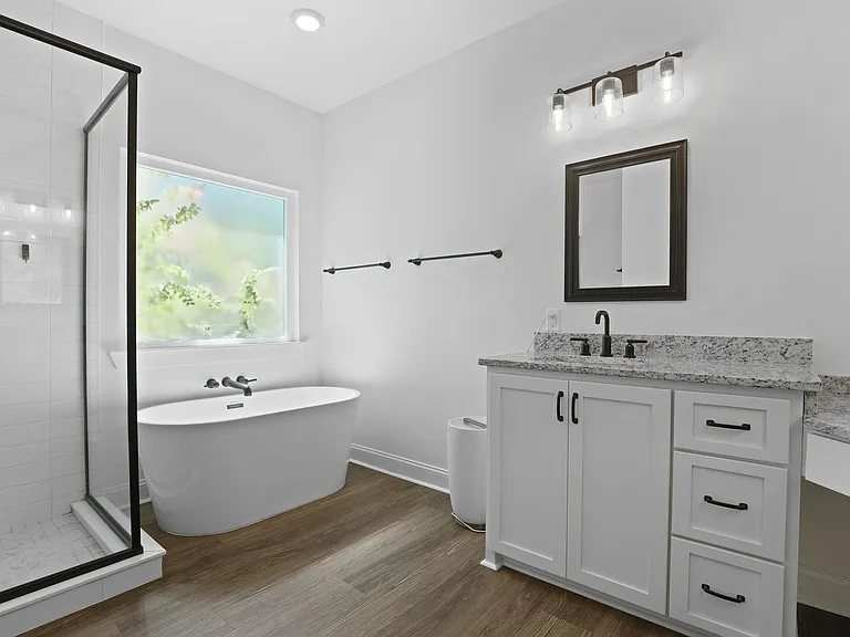 1003 Dolphin Ct NE — Photo 37