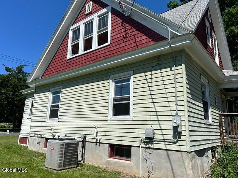 5th image of 70 Seaman Avenue