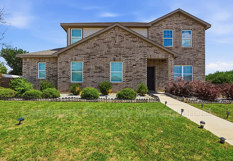 2636 Sagebrush Dr — Photo 1