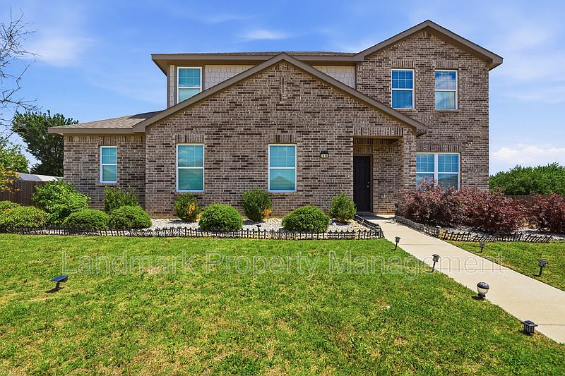 1st image of 2636 Sagebrush Dr