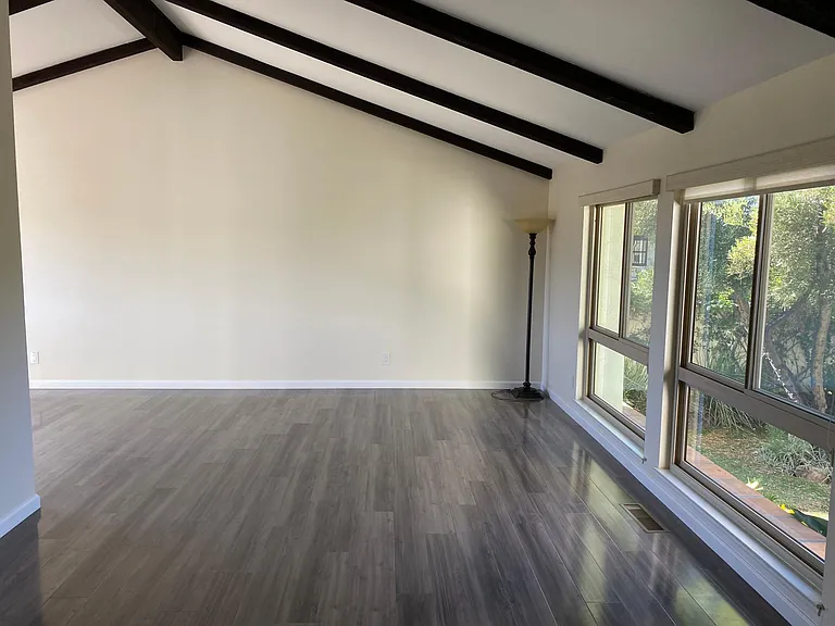 7868 Laurelridge Rd — Photo 4