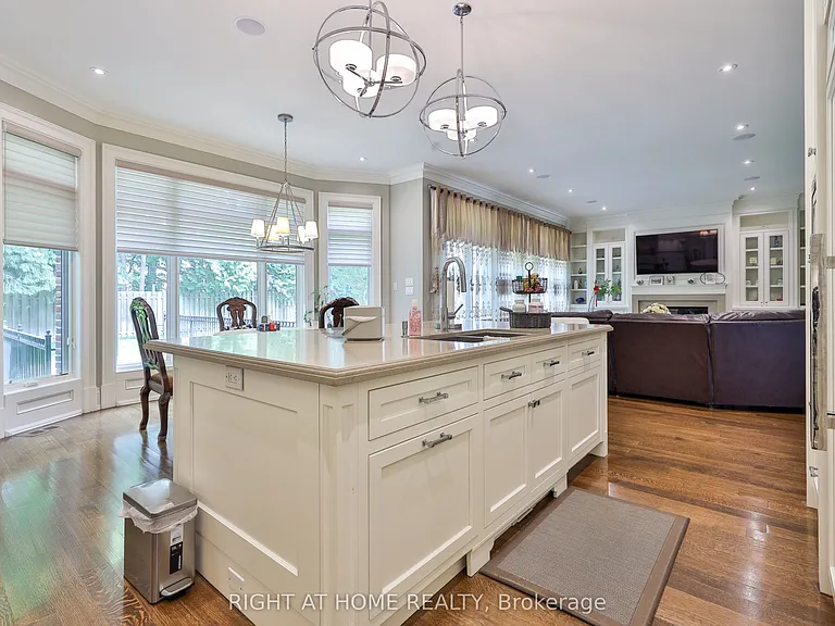 154 Munro Blvd — Photo 14