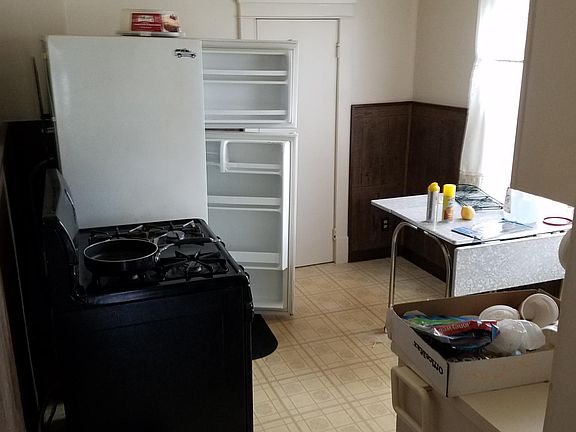 3rd image of 20730 Miller Ave #Up