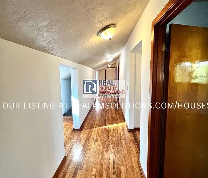 8927 SE Rhone St — Photo 7