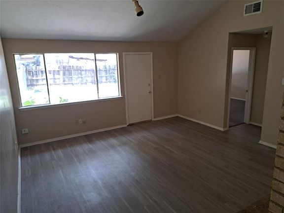 4th image of 16513 Parkridge Ct