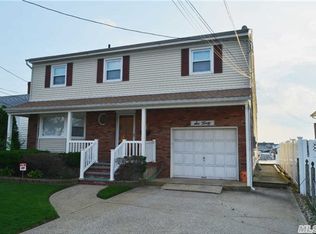 640 S Main St, Freeport, NY 11520