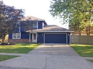 2203 Camelot Ct, Altoona, IA 50009