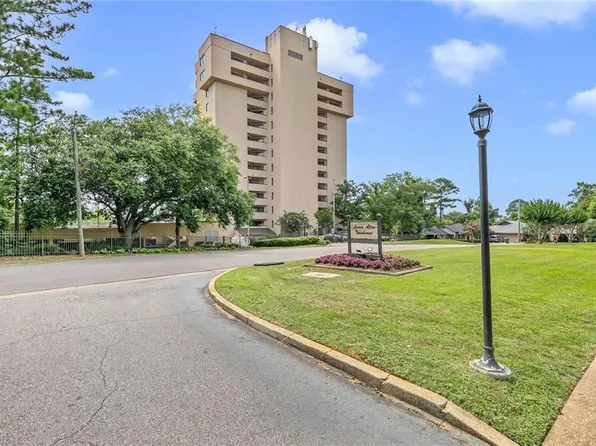 100 Tower Dr APT 704, Daphne, AL 36526