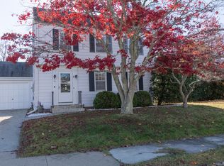 60 Greenway Rd, New London, CT 06320