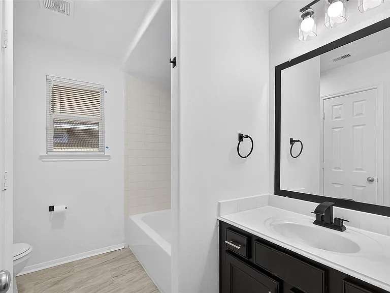 15807 Sonoma Park Dr — Photo 38