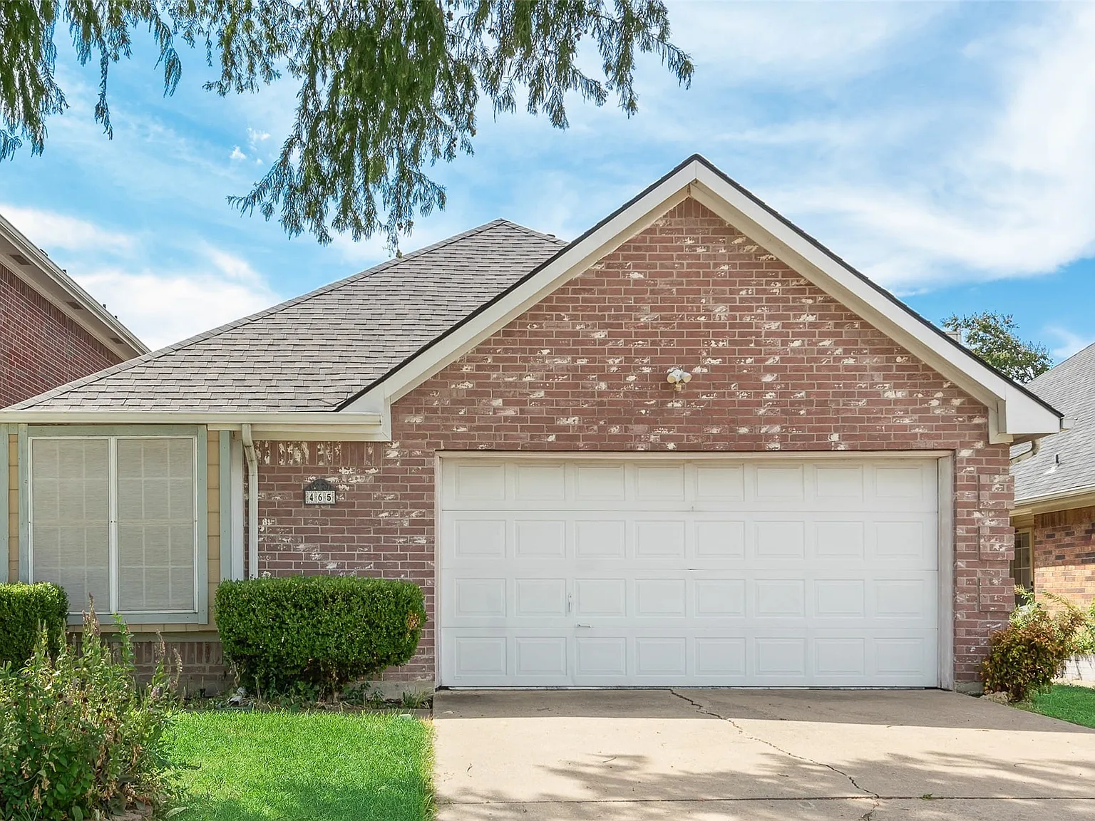 3 bed, 2.0 bath, 1384 sqft, $1,900 — Photo 2