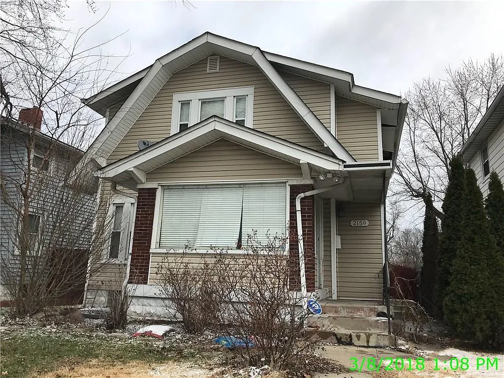 2159 E Riverside Dr photo 1