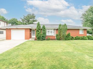 428 E 18th St, Lockport, IL 60441