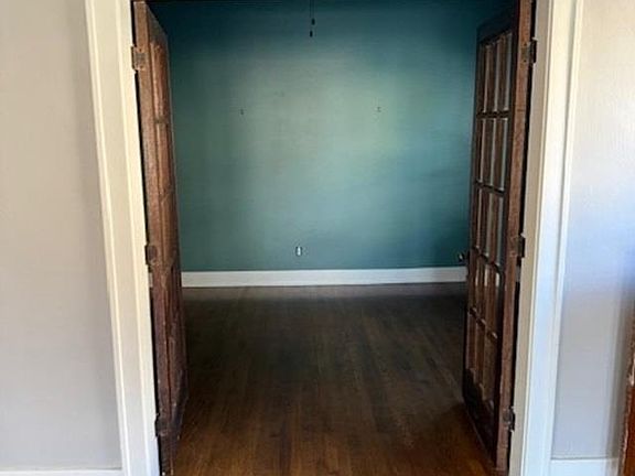 5th image of 2724 N 47th Ave