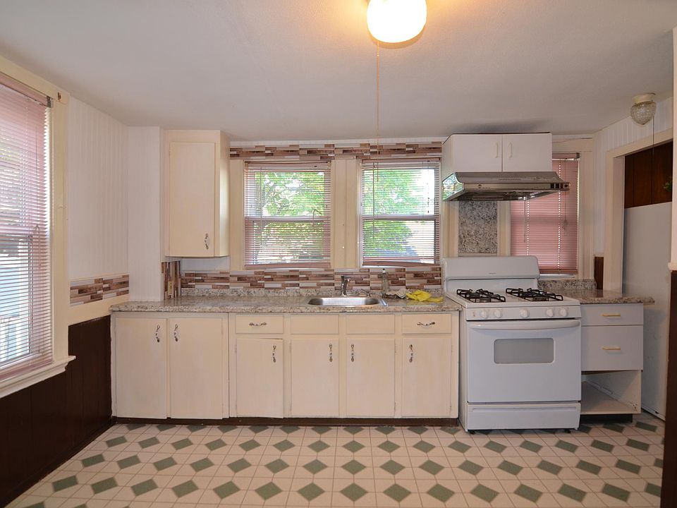 1st image of 243 Arlington St #1