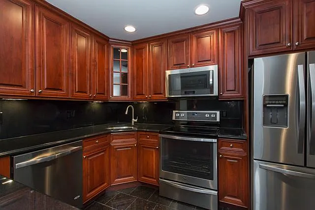 GRANITE COUNTERS, BACKSPLASH, KITCHEN FLOOR