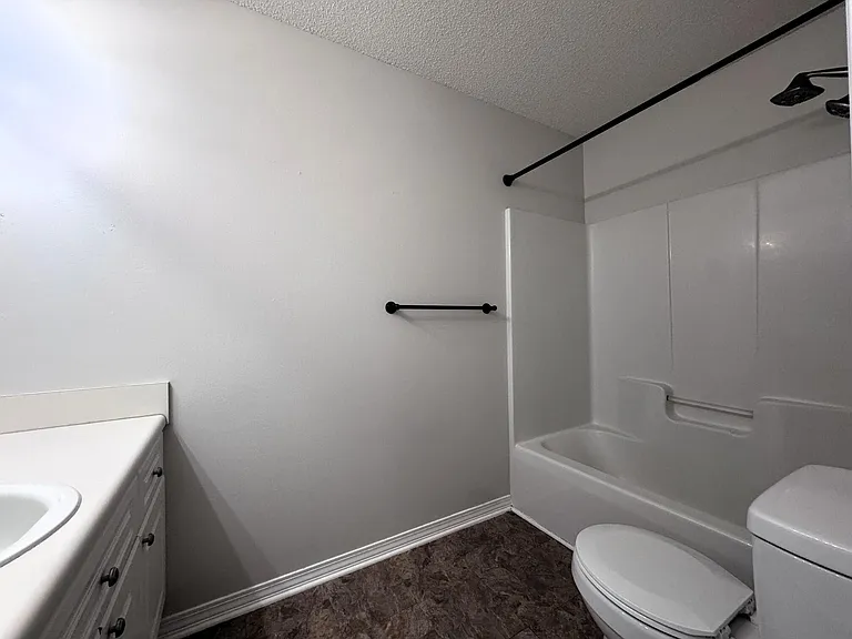 852 Dunwoody Pl — Photo 12