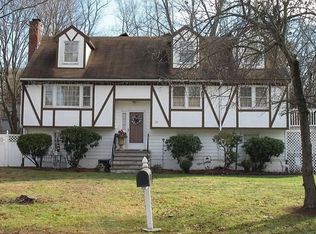 31 Ledge Rd, Haverhill, MA 01830