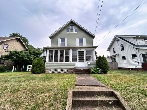 547 W Maple St, North Canton, OH 44720
