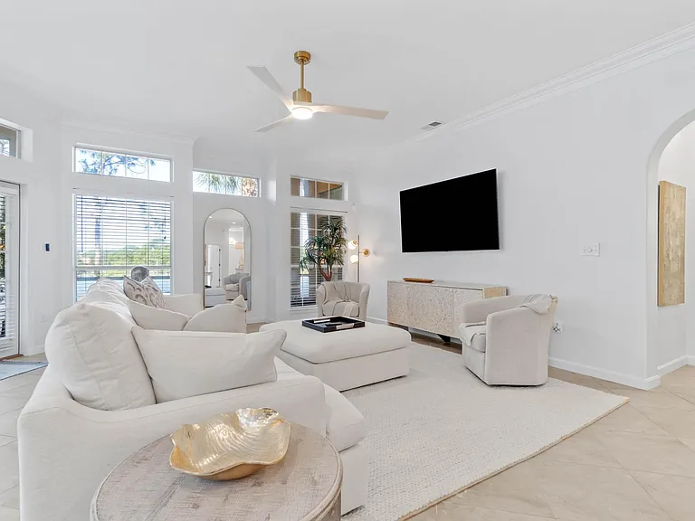 5280 Tivoli Dr — Photo 9
