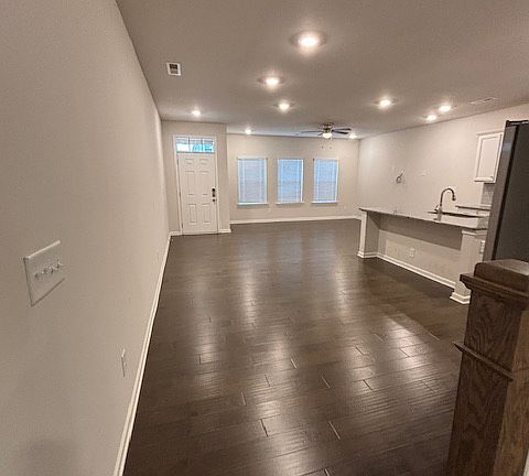 5th image of 306 Planters Trace Ln