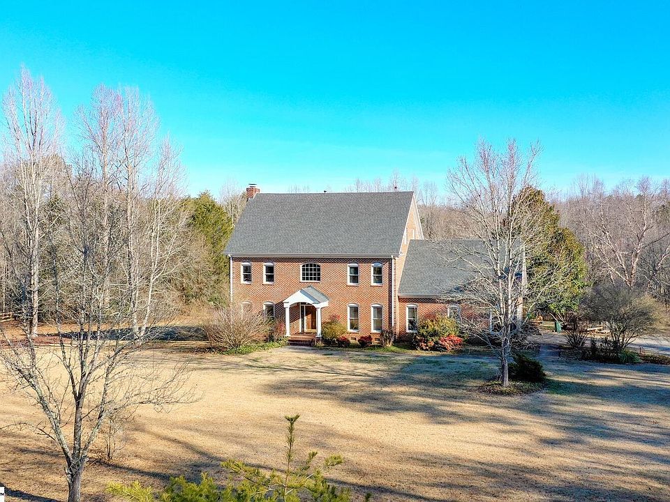 1st image of 313 Dove Hill Cir
