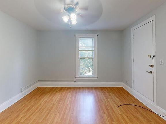 4th image of 610 Lawrence St APT 3