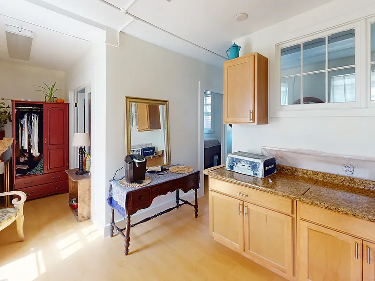 3 Campbell St #1R — Photo 1