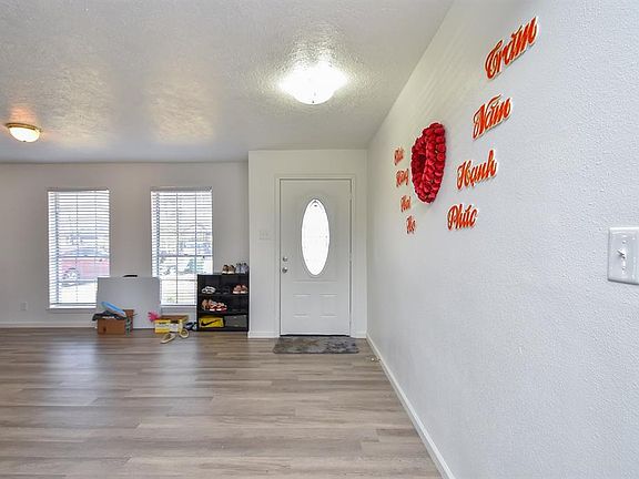 3rd image of 12051 Sela Ln