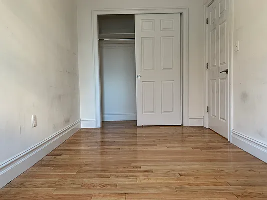 Rented by Hillel Realty Group | media 15