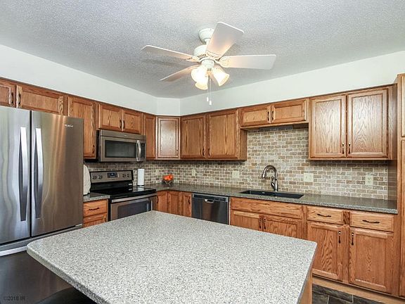 5th image of 1702 W Grandview Dr