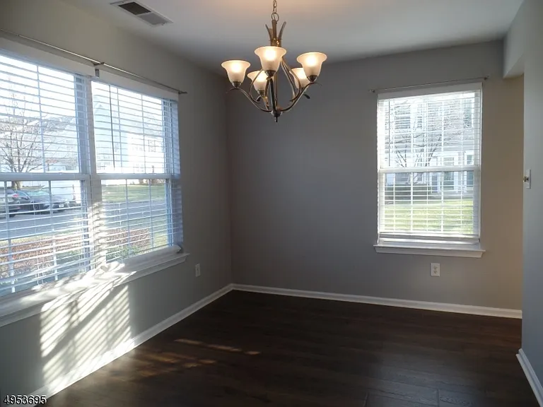 246 Marcia Way — Photo 6