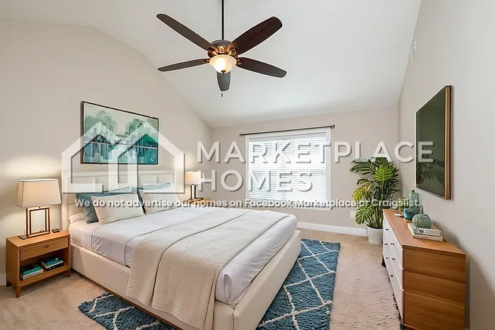 2467 Newbury Ave — Photo 17