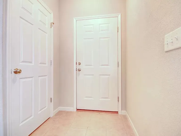 104 Yorkminster Ln — Photo 22